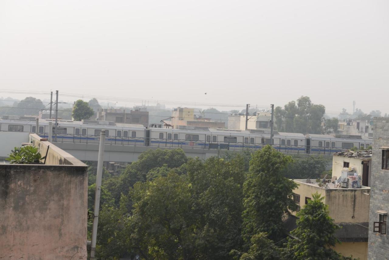Hotel Balsons Continental New Delhi Exterior photo