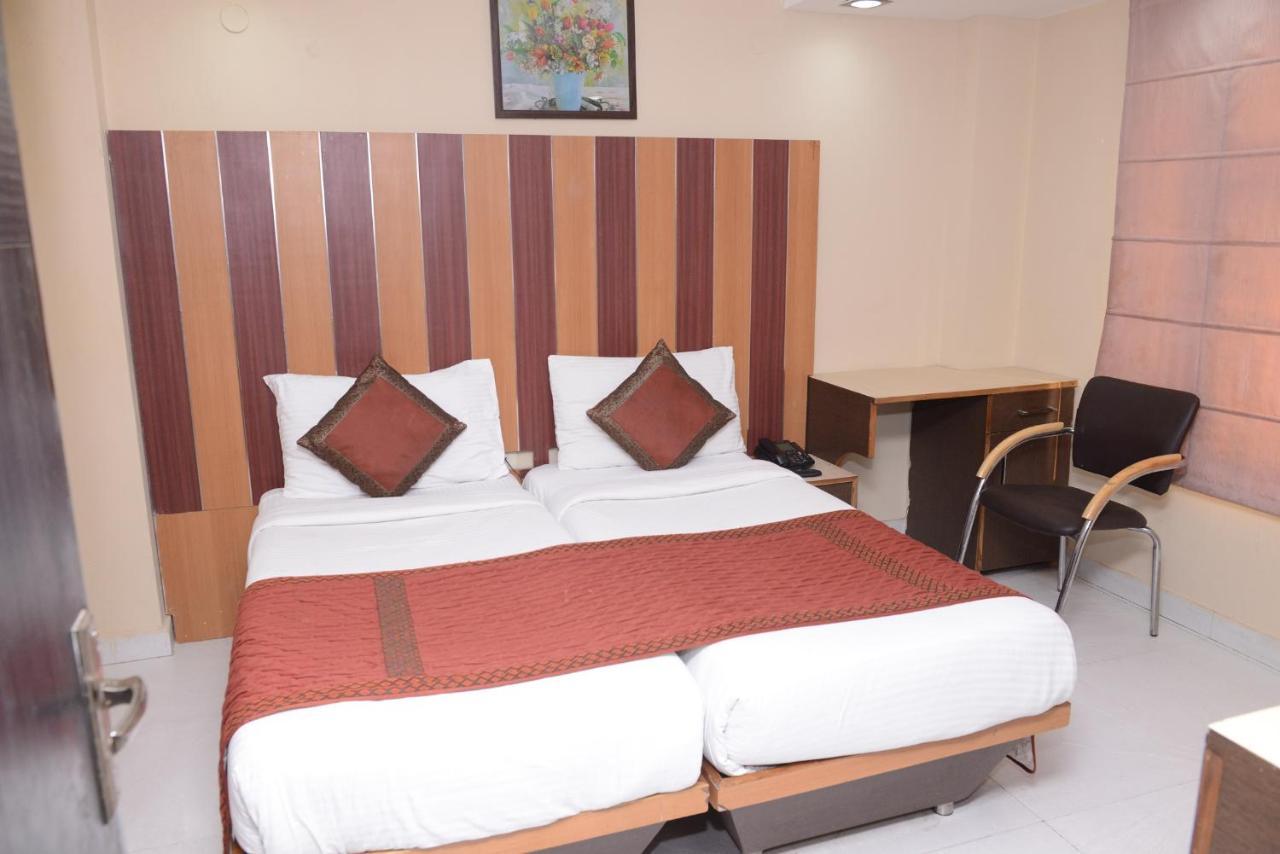 Hotel Balsons Continental New Delhi Exterior photo